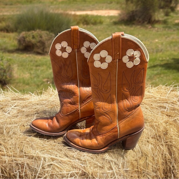 ACME Shoes - Vintage Acme Daisy 🌼 1970s Boots EUC made in the USA